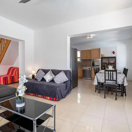 Les Treilles By Interhome * Le Racou